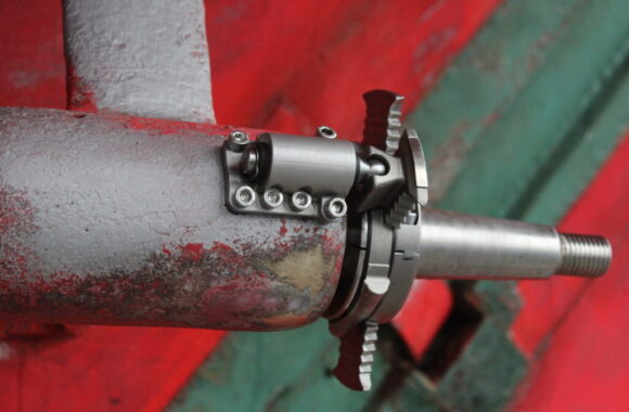 HydroAxe Scissor Action Rope Cutter For Shaft Drive insitu